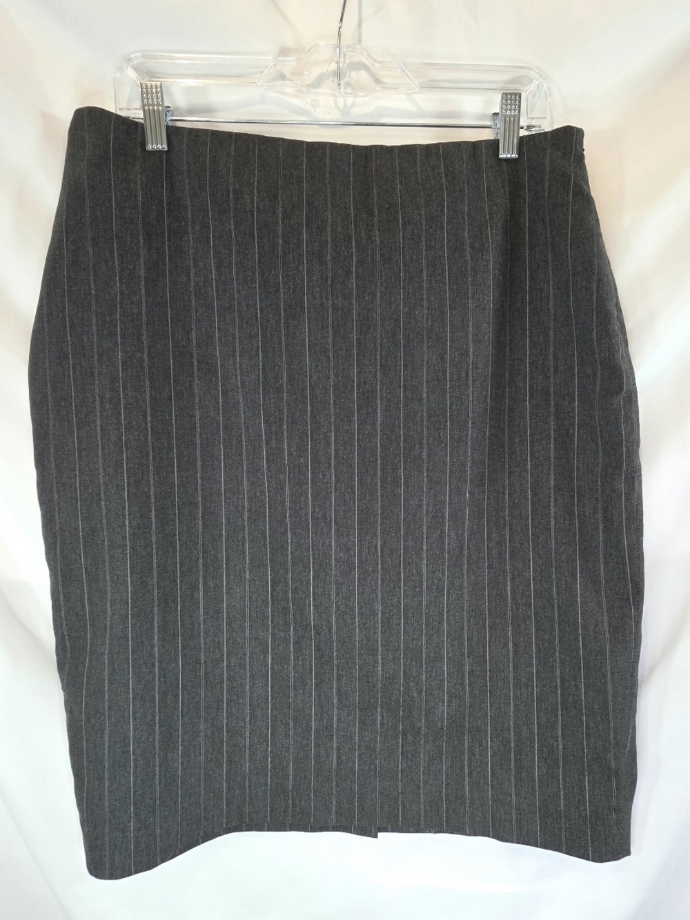 Michael Kors Business Casual Contemporary Grey Pinstrip Classic Skirt Size 10